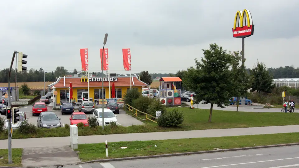 17-Jähriger beleidigt Polizisten über Notruf nach Hausverbot in Gilching