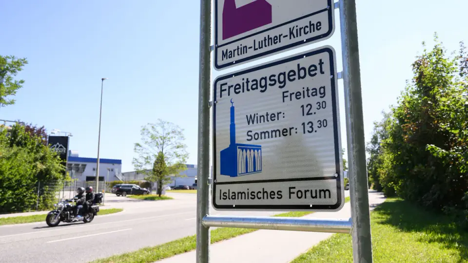 Mosque sign in Penzberg defaced again – 23-year-old arrested in the act