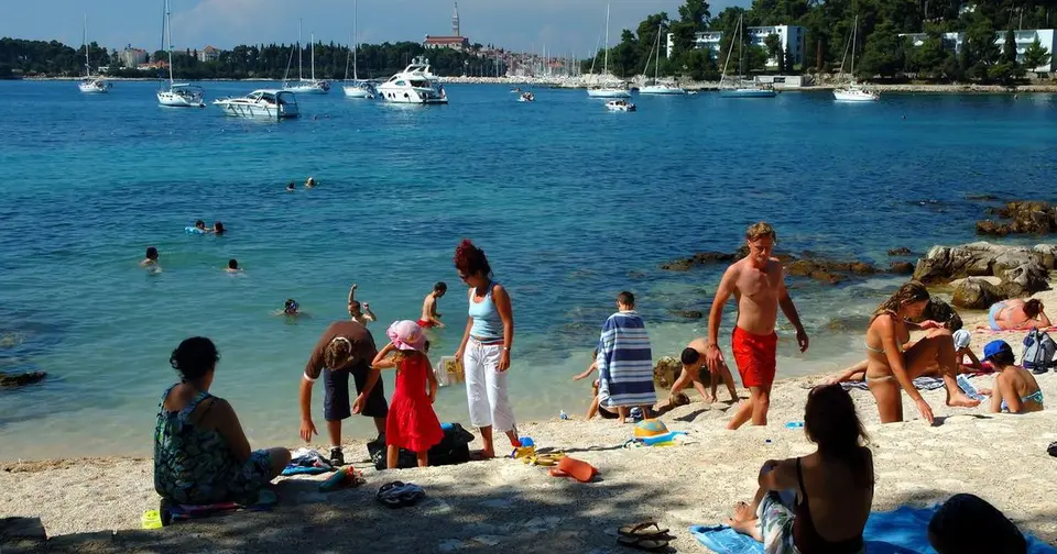 Italijanski državljan v Istri snemal gole otroke s kamero v uri