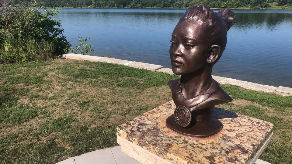 Stolen bronze bust of gymnast Suni Lee recovered by St. Paul police