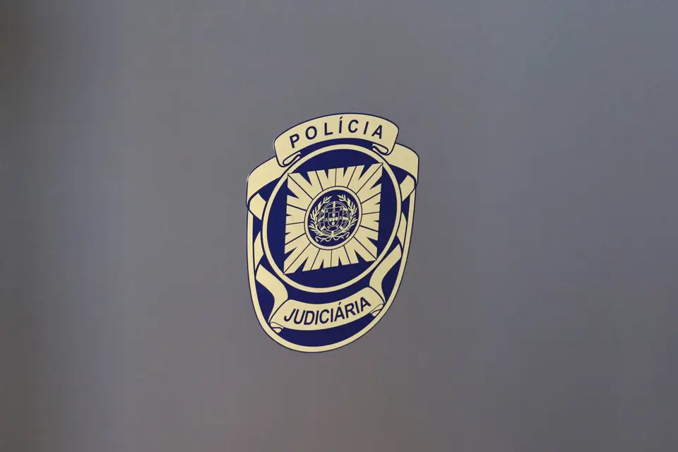 Homem detido por homicídio qualificado e posse de arma proibida em Silves