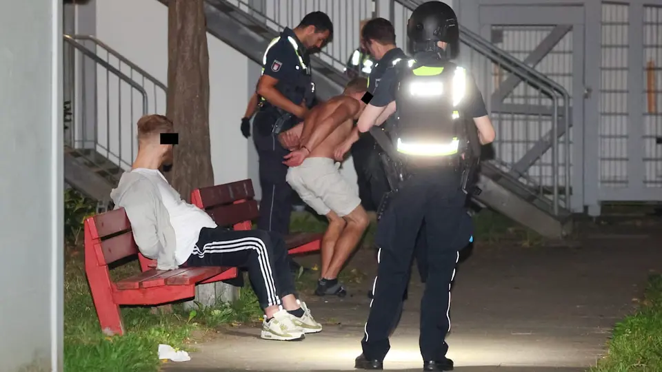 Seriously injured man in Hamburg men's hostel – two arrests made