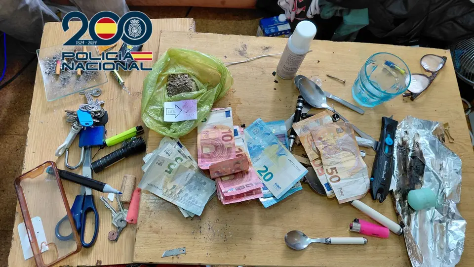 Desmontado en Vigo un punto de cocinado de droga: un detenido y heroína intervenida