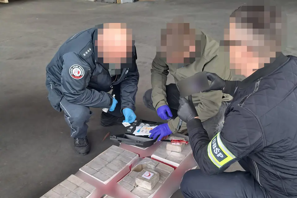 Over a tonne of heroin seized at Gdańsk port. CBŚP and KAS arrest three people