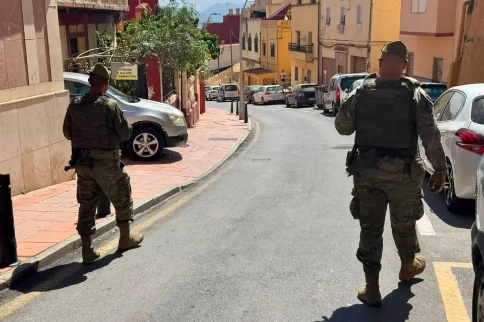 Four Moroccans arrested following stone attack on soldiers in Ceuta, sergeant injured