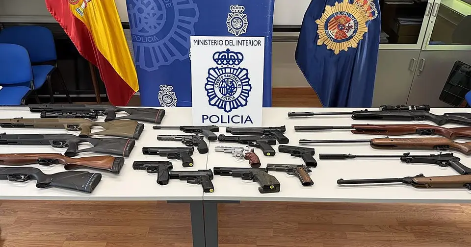 Man arrested in Cartagena for firing air-rifle pellets towards children's playground