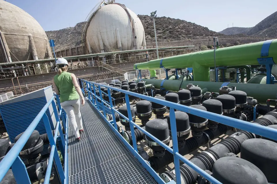 Alleged fraud at Escombreras desalination plant: trial postponed until 2027 after 9 years