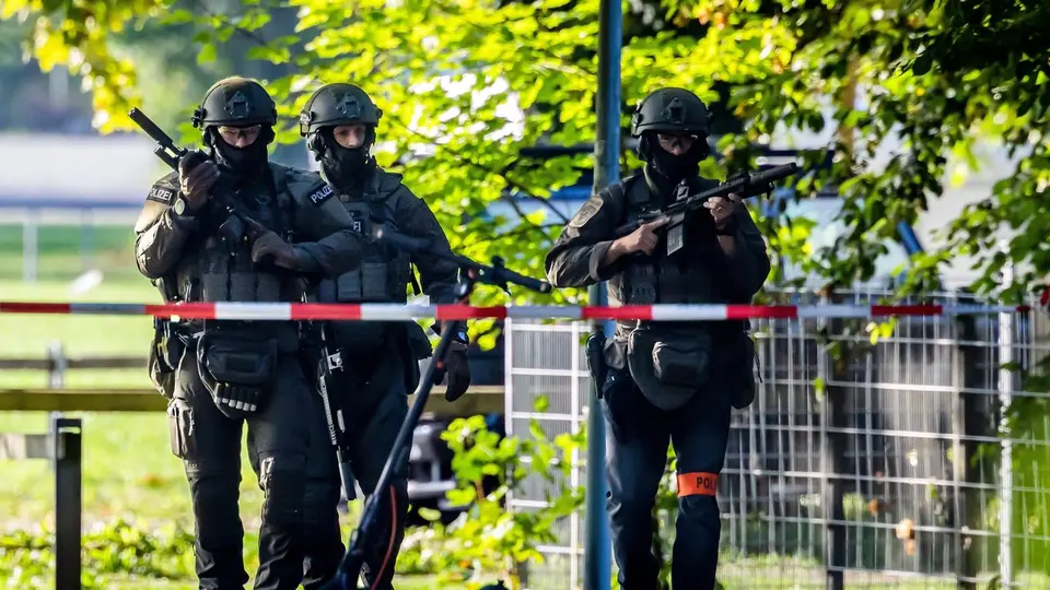 Streljanje na rave žurki v Aarau: umrla 22-letna Italijanka, storilec na begu