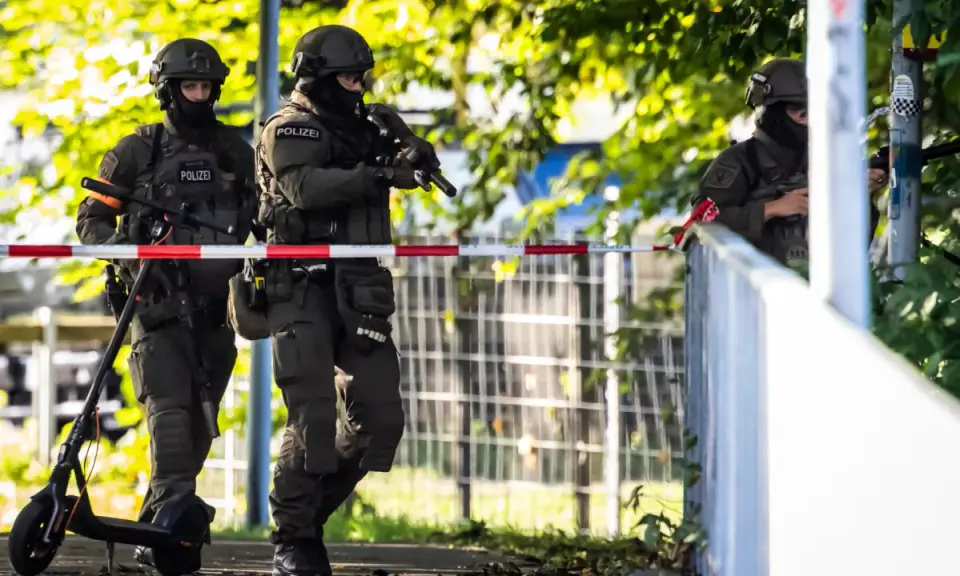 Streljanje na rejvu v Aarau: mrtva 22-letnica, štirje ranjeni, storilec na begu