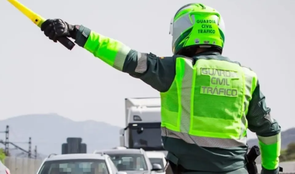Arrestan en Sevilla al conductor que embistió a dos agentes de tráfico con un vehículo sustraído