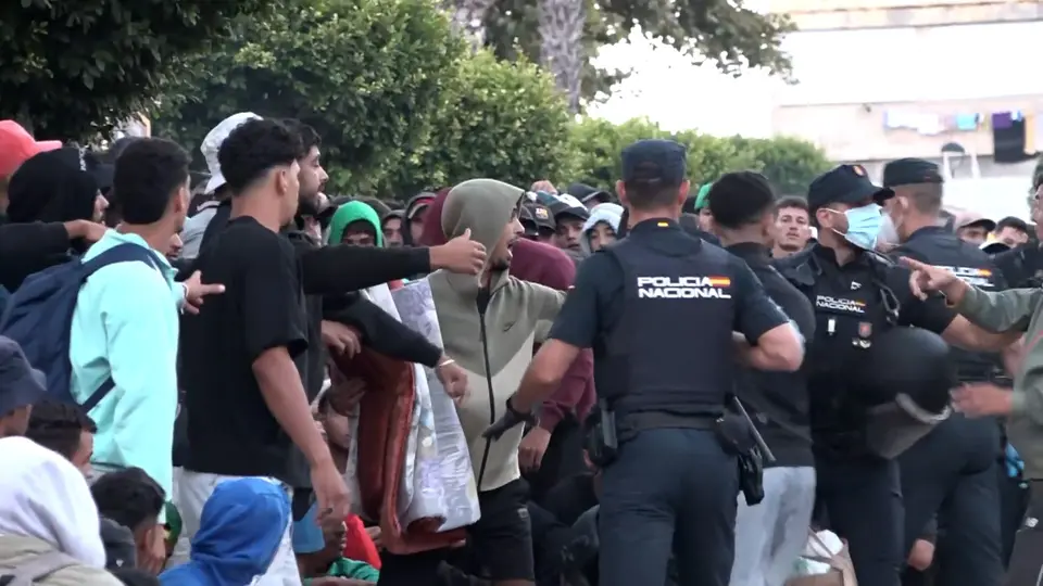 Shots fired in Ceuta to disperse more than 5,000 migrants at Loma Colmenar