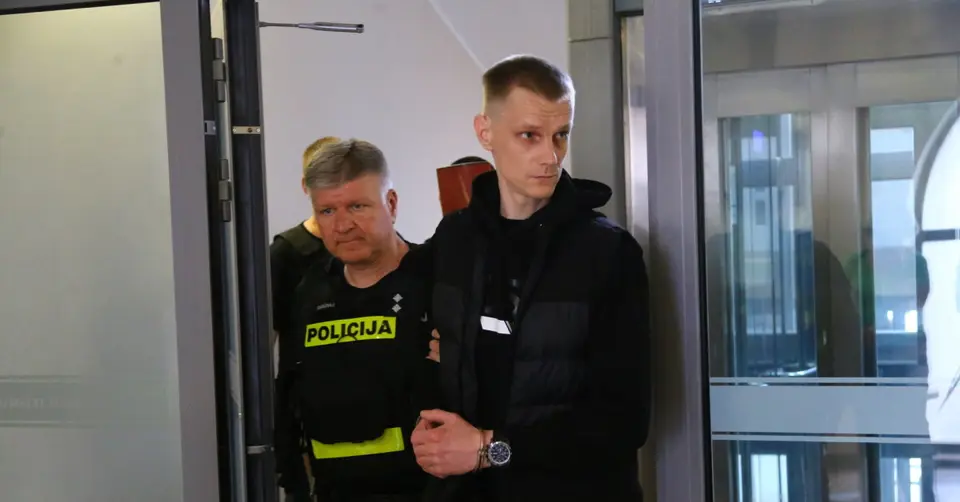 Šiauliai court began hearing 300-volume case on human trafficking to Ireland and drug distribution