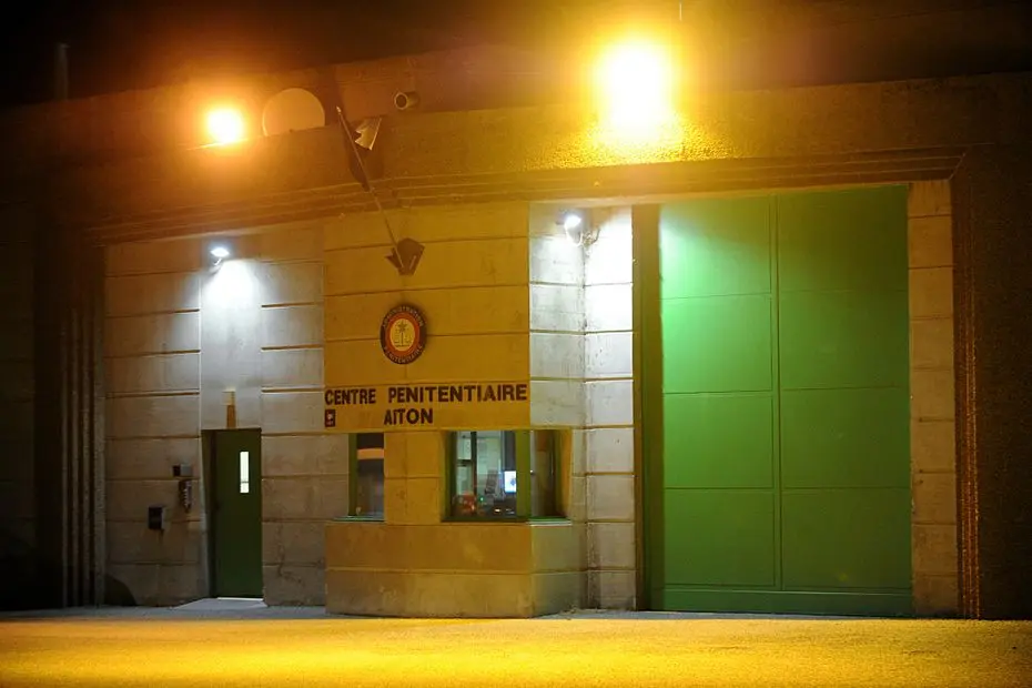 Corruption à la prison d'Aiton en Savoie : trois gardiens et une policière devant la justice