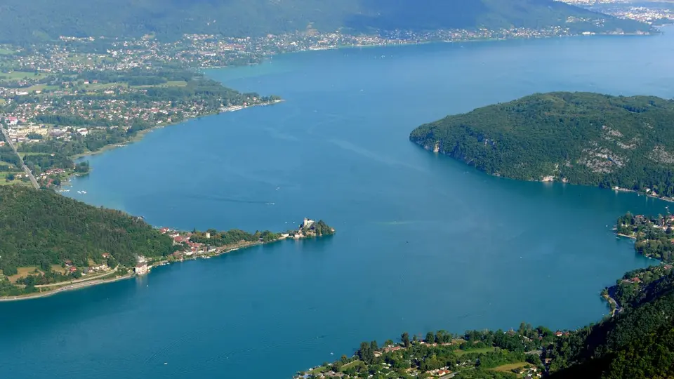 Tuerie de Chevaline : un pistolet Luger P06 découvert au fond du lac d'Annecy