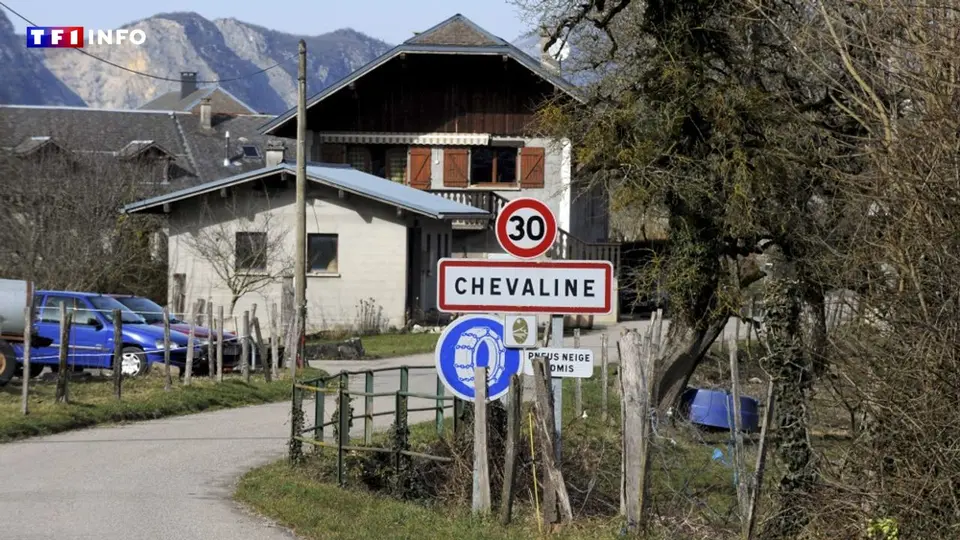 Tuerie de Chevaline : un pistolet Luger repêché au lac d'Annecy, lien possible avec le quadruple meurtre de 2012