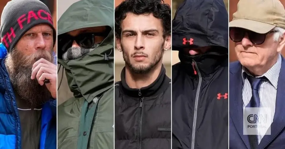 Julgamento em Manchester: marido acusado de drogar e abusar da esposa com mais 12 arguidos