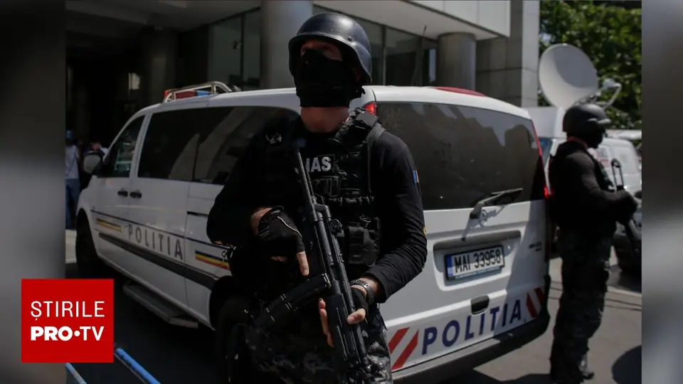 Party in Sector 3 turns violent: police attacked with stones and bottles