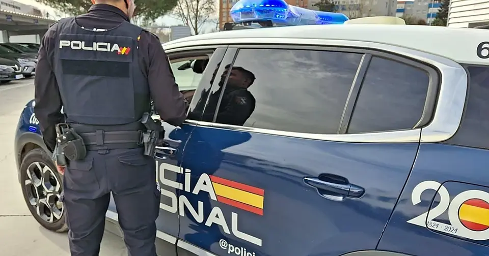 Man arrested in Redondela while collecting his car: had two arrest warrants and false number plates
