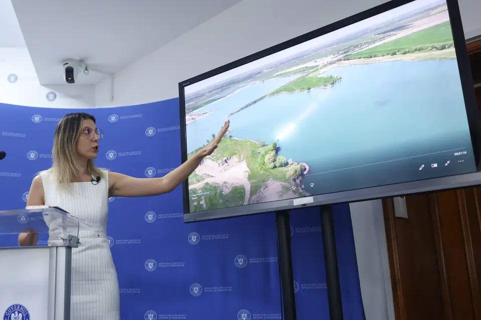 Illegal aggregate extraction in Olt: two lakes on 100 hectares, damages exceeding 20 million lei