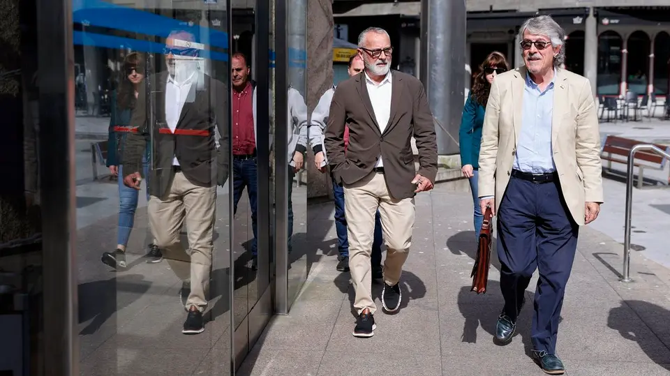 Tribunal de Cuentas cita a dos exalcaldes de Cambre por 560.000 € en horas extras policiales