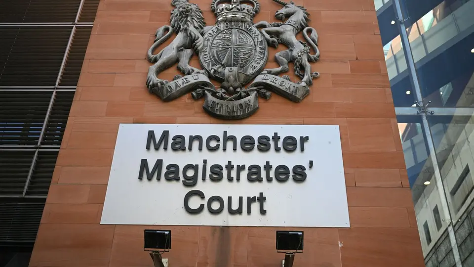 Procès à Manchester : un homme accusé d'avoir drogué et livré sa femme pendant 20 ans