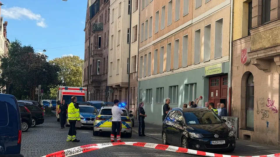 Messerangriff in Nürnberg-Gostenhof: 58-Jähriger vor Moschee verletzt, Verdächtiger festgenommen