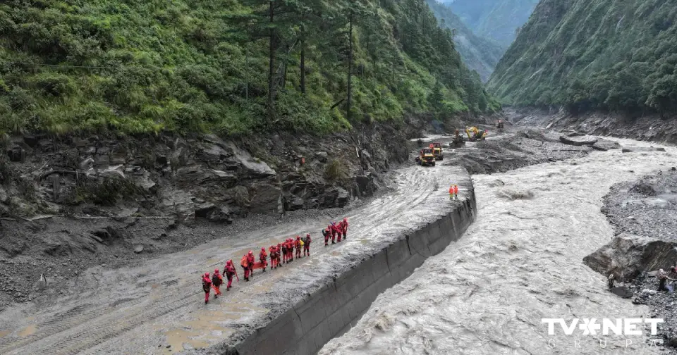 Fraudsters attempt to extort money from relatives of Latvians missing in Nepal