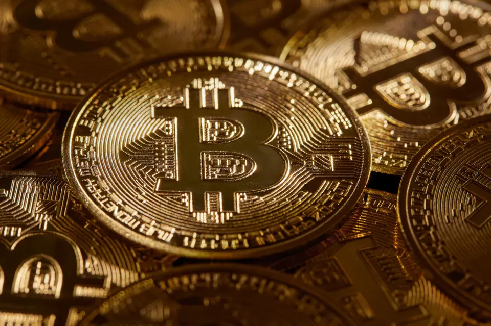 Czechy: cofnięta darowizna bitcoinów powiązana z praniem pieniędzy, grozi 30 lat więzienia