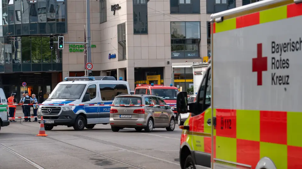 Explosion am Augsburger Hauptbahnhof: zwei Verletzte, Handgranate im Verdacht