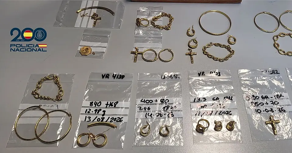 Dos detenidos en Talavera por estafar 20.000 € con 30 joyas bañadas en oro