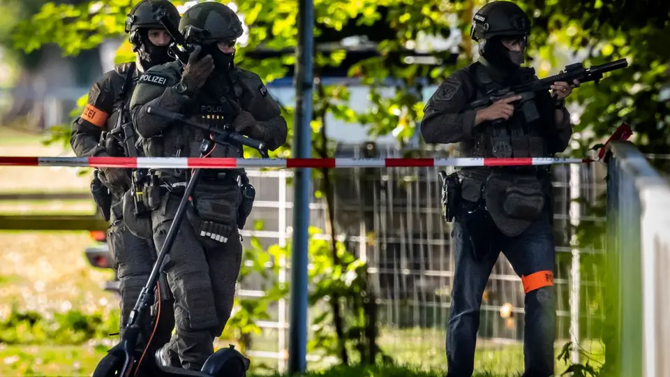 Amoklauf bei Techno-Rave in Aargau: 43-Jähriger erschießt Frau und verletzt fünf Menschen