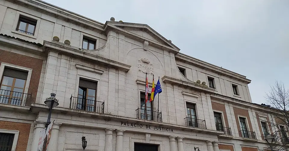 Once años de prisión por agresión sexual continuada a su hijastra de 12 años en Valladolid