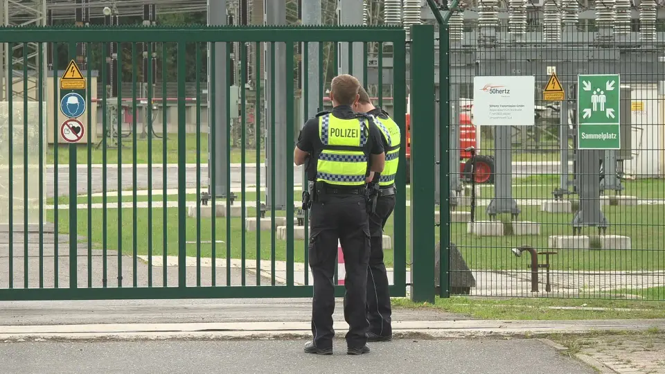 Police search power stations and substations around Hamburg for explosives