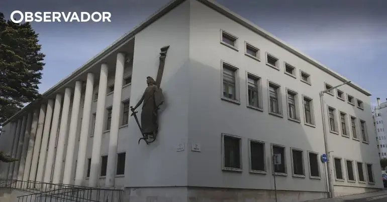 Leiria Court sentences six for cocaine trafficking hidden in frozen squid