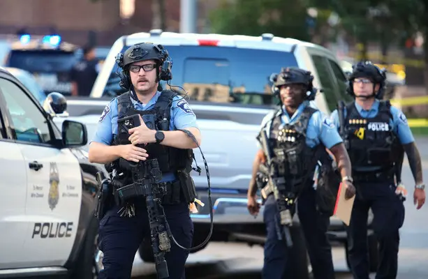 Minneapolis shooting kills two and wounds three officers