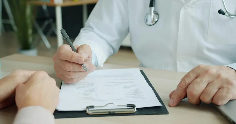 Doctor in Dalmatia issued health certificates without examinations, three suspects arrested in Split