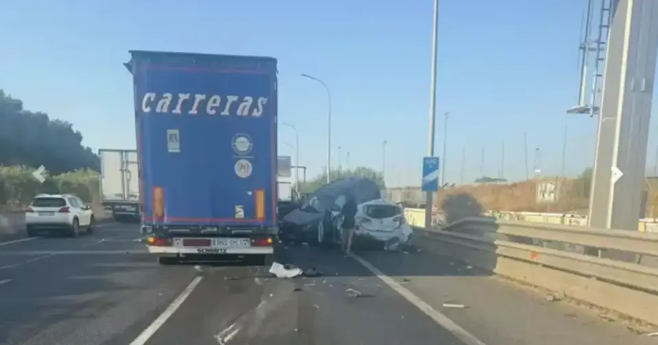 Conductor de camión detenido ebrio tras accidente con seis coches en la MA-13, cinco heridos