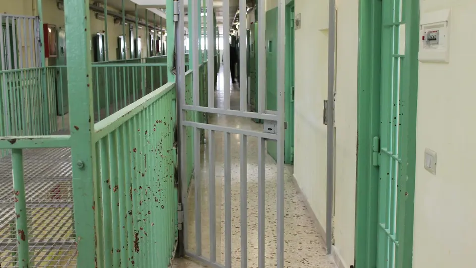 Officer burned at Trapani: detainee pours boiling oil on inspector