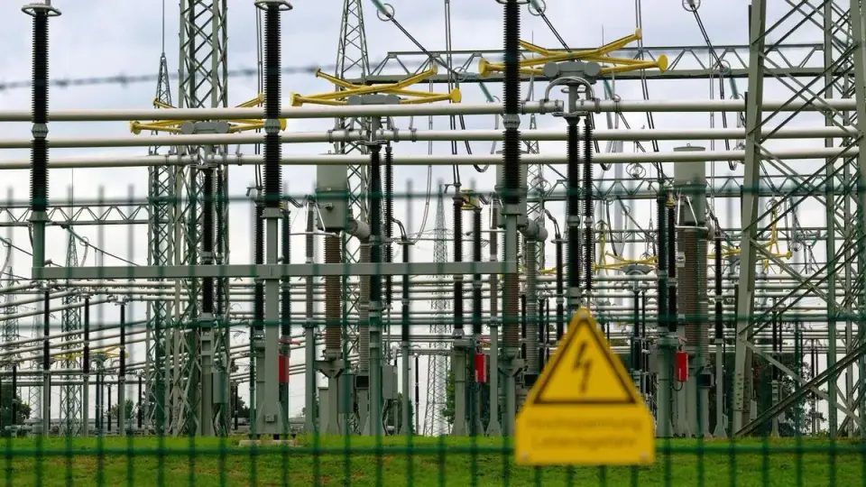 Sabotage an Energieinfrastruktur in NRW: Polizei fahndet nach 48-Jährigem