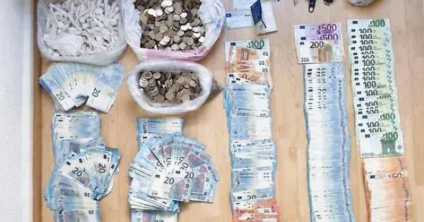 Dois homens detidos em Machico por tráfico de drogas sintéticas e 68 mil euros apreendidos