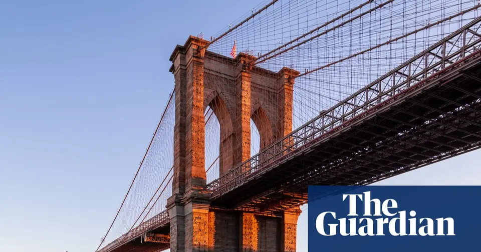 NYPD fatally shoots knife-wielding man on Brooklyn Bridge cables