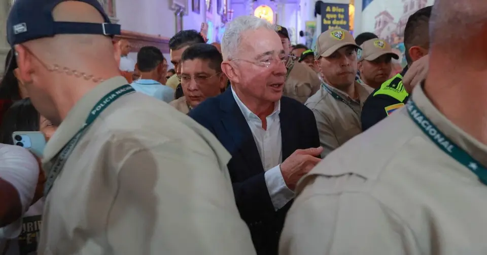 Former President Uribe appears before Colombian Prosecutor's Office over massacres and murder