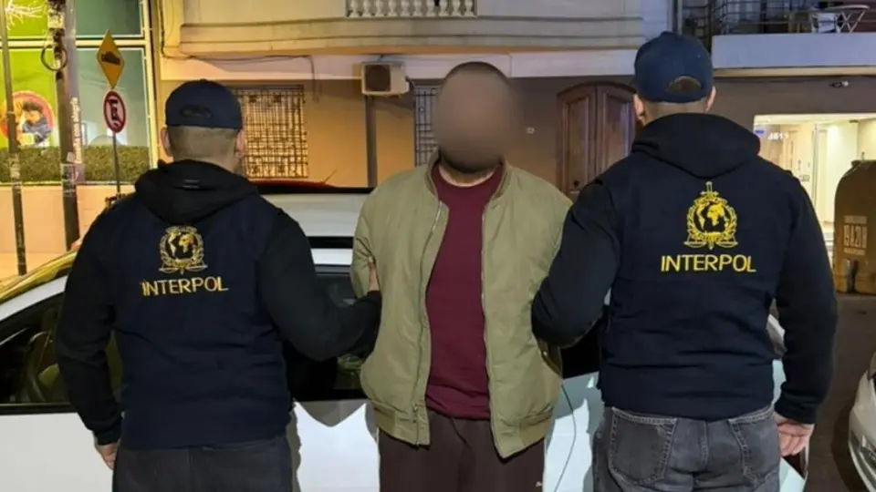 Ciudadano georgiano detenido en Palermo por fraude migratorio con víctimas en EE.UU. y Canadá