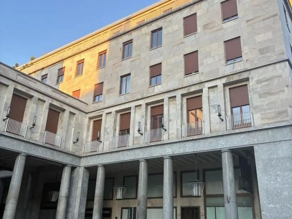 Administrator arrested in Turin: nearly one million euro diverted for Ferrari and Rolex