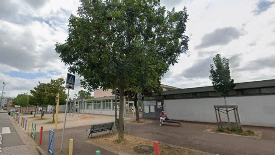 23-year-old man shot dead outside primary school in Toulouse