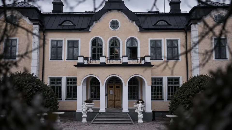 Young man dead after fall at Johannesbergs Castle – murder investigation launched