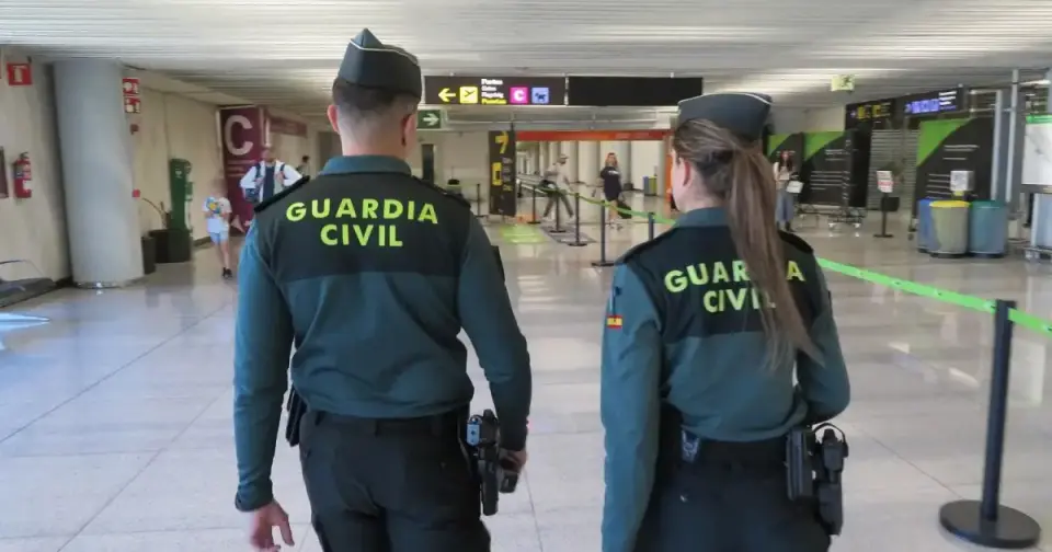 Detenido en Palma un turista austriaco por agredir sexualmente a una azafata