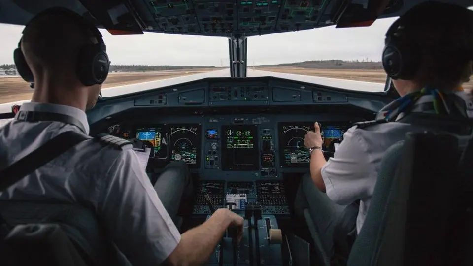 Air Canada pilot flew for 17 years without required captain's licence. Canadian police lay charges
