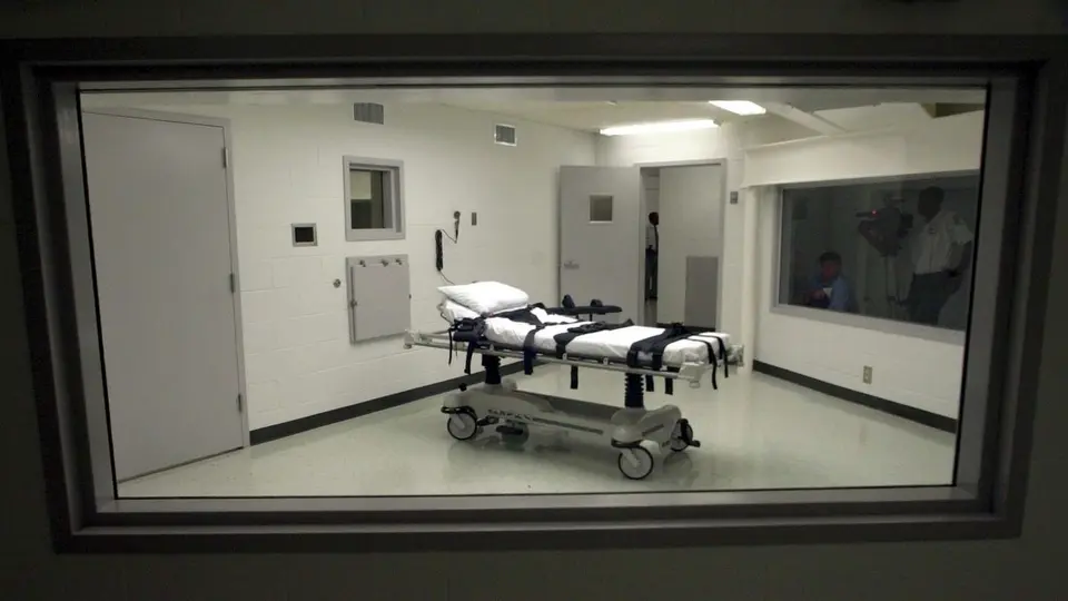 Federal Judge Bans Alabama from Executing Inmates with Nitrogen Gas