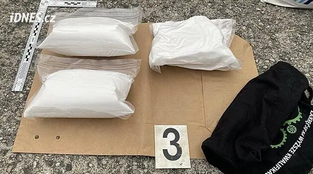Smugglers imported drug precursors from Poland, one fled police at 240 km/h